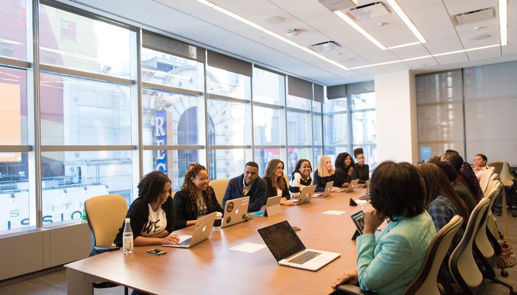 PROGRAMA DE FORMACIÓN ESPECIALIZADA PARA PERSONAL TECNICO DE EMPRENDIMIENTO Y DINAMIZACIÓN DEL COMERCIO RURAL (Formación 2020/2021) PROGRAMA DE FORMACIÓN ESPECIALIZADA PARA PERSONAL TECNICO DE EMPRENDIMIENTO Y DINAMIZACIÓN DEL COMERCIO RURAL (Formación 2020/2021)